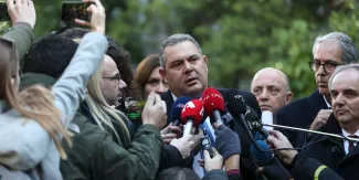 Crise gouvernementale en Grèce à propos du nom de la Macédoine Crise gouvernementale en Grèce à propos du nom de la Macédoine.