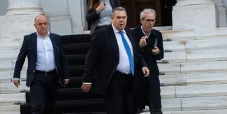 Grèce : le ministre de la Défense annonce sa démission, avant le vote sur la Macédoine Grèce : le ministre de la Défense annonce sa démission, avant le vote sur la Macédoine.