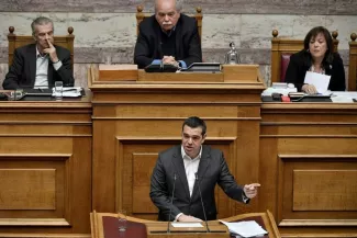 Le Premier ministre grec Alexis Tsípras remporte un vote de confiance Le Premier ministre grec Alexis Tsípras remporte un vote de confiance.