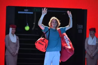 Open d'Australie : Tsitsipas défiera Nadal, Collins poursuit son rêve Open d'Australie : Tsitsipas défiera Nadal, Collins poursuit son rêve.