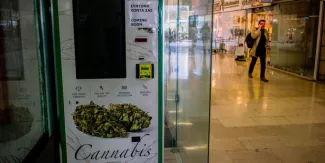 Grèce: le premier distributeur à cannabis fait son apparition.