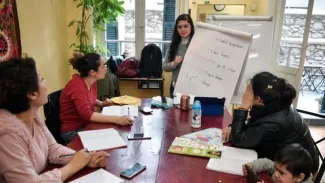 Echouées à Athènes, les femmes réfugiées s'émancipent et se reconstruisent Echouées à Athènes, les femmes réfugiées s'émancipent et se reconstruisent.
