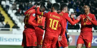 Les Diables rouges s'imposent au petit trot à Chypre et prennent la tête de leur groupe (0-2) Les Diables rouges s'imposent au petit trot à Chypre et prennent la tête de leur groupe (0-2).