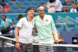 Tennis - Classement ATP : Federer de nouveau 4e, meilleur classement pour Tsitsipas et Shapovalov Tennis - Classement ATP : Federer de nouveau 4e, meilleur classement pour Tsitsipas et Shapovalov.