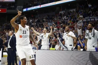 Basket - Euroligue : le Real Madrid a tenu bon face au Panathinaïkos Basket - Euroligue : le Real Madrid a tenu bon face au Panathinaïkos.