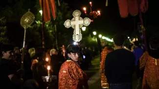 La Grèce célèbre la Pâque orthodoxe en laissant l'austérité derrière elle La Grèce célèbre la Pâque orthodoxe en laissant l'austérité derrière elle.