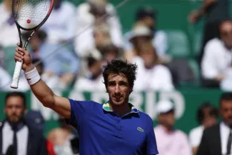 Tennis - Estoril : Pablo Cuevas réussit un coup exceptionnel face à Stefanos Tsitsipas en finale à Estoril Tennis - Estoril : Pablo Cuevas réussit un coup exceptionnel face à Stefanos Tsitsipas en finale à Estoril.