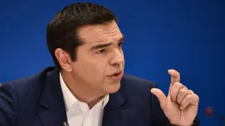 En Grèce, Tsipras renforce sa position en vue du défi des européennes En Grèce, Tsipras renforce sa position en vue du défi des européennes.