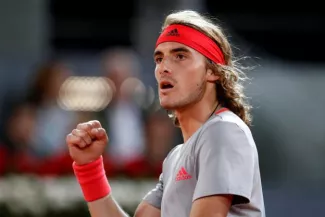 Tennis - Madrid : Stefanos Tsitsipas fait craquer Rafael Nadal et file en finale Tennis - Madrid : Stefanos Tsitsipas fait craquer Rafael Nadal et file en finale.