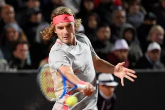 Tennis - Rome : Stefanos Tsitsipas rejoint Roger Federer en quarts Tennis - Rome : Stefanos Tsitsipas rejoint Roger Federer en quarts.