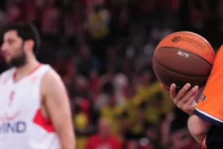 Basket : Olympiakos rétrogradé en D2 grecque après son forfait contre le Panathinaïkos Basket : Olympiakos rétrogradé en D2 grecque après son forfait contre le Panathinaïkos.