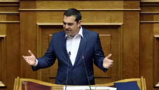 Austérité: Tsipras en campagne desserre le carcan des Grecs Austérité: Tsipras en campagne desserre le carcan des Grecs.