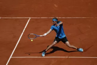 Roland-Garros (H) - Roland-Garros : Stefanos Tsitsipas termine son 3e tour en vainqueur face à Filip Krajinovic Roland-Garros (H) - Roland-Garros : Stefanos Tsitsipas termine son 3e tour en vainqueur face à Filip Krajinovic.