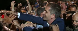 Victoire écrasante de la droite aux élections locales en Grèce Victoire écrasante de la droite aux élections locales en Grèce.