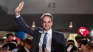 Kyriakos Mitsotakis, "l'héritier" de droite qui a fait tomber Tsipras Kyriakos Mitsotakis, "l'héritier" de droite qui a fait tomber Tsipras.
