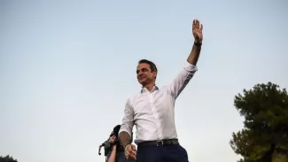 La métamorphose de Kyriakos Mitsotakis, nouveau premier ministre grec La métamorphose de Kyriakos Mitsotakis, nouveau premier ministre grec.