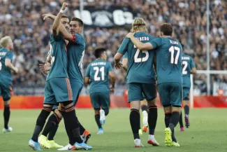Ligue des champions : l'Ajax Amsterdam tenu en échec à Salonique lors du 3e tour préliminaire aller Ligue des champions : l'Ajax Amsterdam tenu en échec à Salonique lors du 3e tour préliminaire aller.