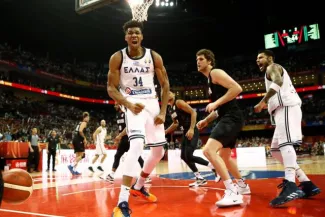 Basket - Mondial (H) : la Grèce assure sa qualification en battant la Nouvelle-Zélande Basket - Mondial (H) : la Grèce assure sa qualification en battant la Nouvelle-Zélande.