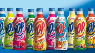 Yoplait délaisse ses yaourts grecs pour l’iconique Yop et ses Perle de Lait Yoplait délaisse ses yaourts grecs pour l’iconique Yop et ses Perle de Lait.