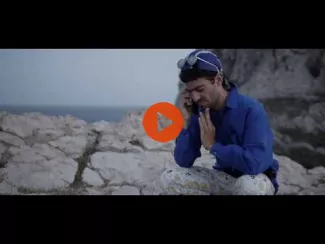 Preview image for the video "pourquoi tu cries?? - Johan Papaconstantino".