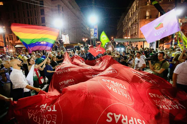 Dès que la victoire de Syriza est devenue probante, les supporters du parti d'Alexis Tsipras sont descendus en liesse dans les rues d'Athènes. Image: AP


