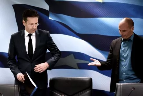 Jeroen Dijsselbloem (à gauche) et le ministre des Finances grec Yanis Varoufakis ont donné une conférence de presse commune à Athènes ©AFP


