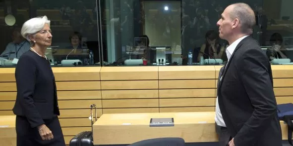 "Plusieurs collègues ont exprimé leur désaccord et critiqué non seulement notre texte mais aussi le texte des institutions", a déclaré Yanis Varoufakis, le ministre grec des Finances (ici, avec la directrice du FMI Christine Lagarde, ce 25 juin 2015). (Crédits : Reuters)


