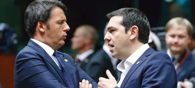 Matteo Renzi et Alexis Tsipras Crédits photo : OLIVIER HOSLET/EPA/MAXPPP


