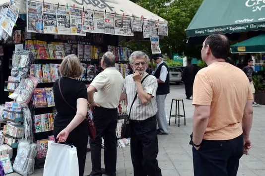 A la veille du référendum de dimanche 5 juillet en Grèce, bataille de "unes" entre les journaux partisans du oui et ceux prônant le non.



