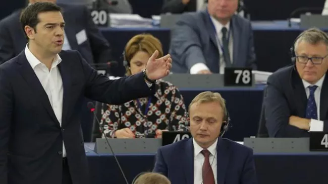 EN DIRECT - «Nous voulons un meilleur partage du fardeau», assure Alexis Tsipras.