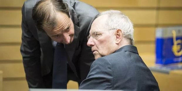 Divisé, l'Eurogroupe exige des efforts supplémentaires à la Grèce.