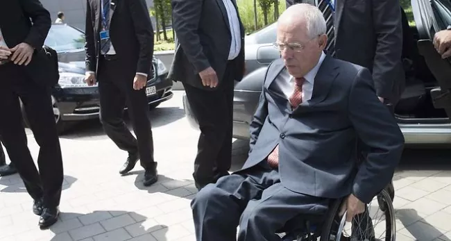 Les ministres de l'Eurogroupe n'ont pas réussi hier à se mettre d'accord. Partagés entre deux clans, l'un avec la France plaide pour un nouveau programme d'aide de quelque 70 milliards, et l'autre, mené par le ministre allemand Wofgang Schaüble, refusent de faire encore confiance au gouvernement grec. - MELANIE WENGER/ISOPIX/SIPA


