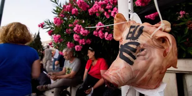 La Grèce attend une bouffée d'air financière de Bruxelles et de la BCE.