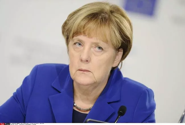 Angela Merkel au Bundestag, vendredi. La crise grecque a fissuré l'unité de son parti (CDU) et de son alliée (CSU) au pouvoir. - SIPA


