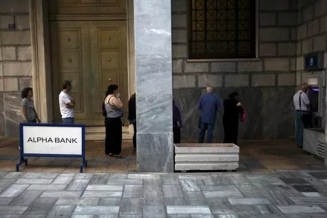 Dès lundi en Grèce, hausse de la TVA et réouverture des banques.