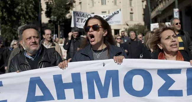 Grève générale en Grèce contre le plan de retraites de Tsipras - Petros Giannakouris/AP/SIPA


