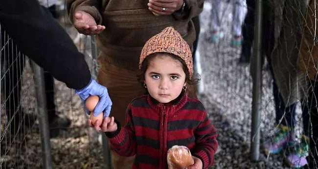 Depuis que quatre pays des Balkans ont fixé, imitant l'Autriche, des contingents drastiques pour l'entrée des demandeurs d'asile, la situation en Grèce se dégrade à vue d'?il - Louisa Gouliamaki/AFP


