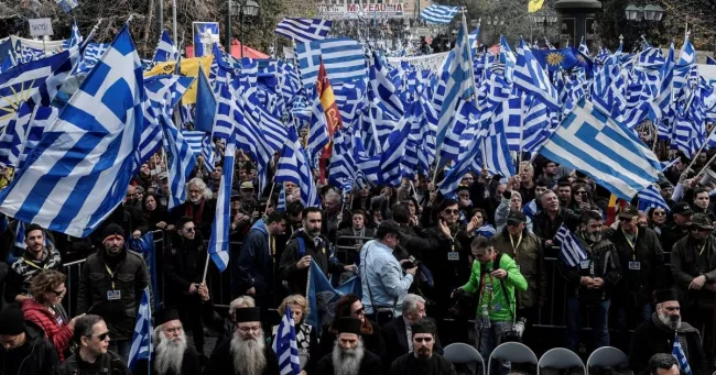 A Athènes, des milliers de manifestants contre l'accord sur la Macédoine .