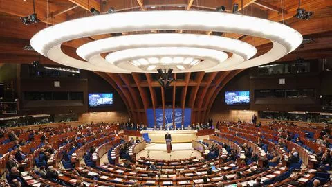 Camps de migrants en Grèce : le Conseil de l'Europe dénonce une situation "explosive".