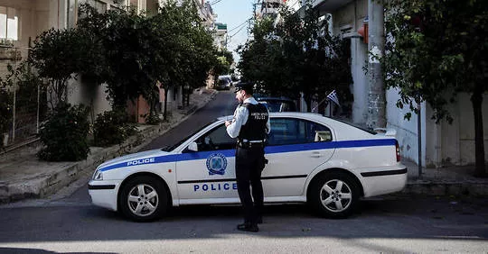 Grèce : 41 migrants découverts dans un camion frigorifique.