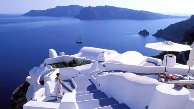 La nouvelle loi fiscale que s’apprête à adopter le gouvernement conservateur de Kyriakos Mitsotakis a pour but de redynamiser l’économie grecque.


