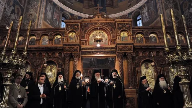 Transmis par l’Église orthodoxe, le chant byzantin est inscrit au patrimoine immatériel de l’Unesco. LOUISA GOULIAMAKI/AFP


