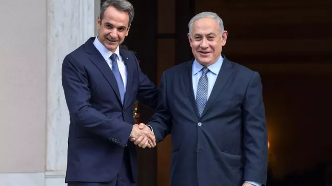 Le premier ministre grec, Kyriakos Mitsotakis, a rencontré Benyamin Nétanyahou ce jeudi, à Athènes, pour lancer le projet de gazoduc EastMed. ARIS MESSINIS/AFP


