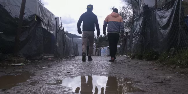 Comment Lesbos est devenue une terre hostile aux migrants ?.