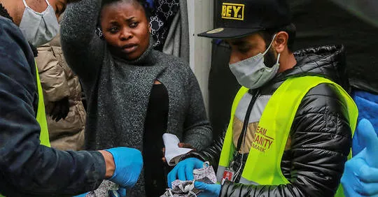 Pâques à Lesbos : « Ces hotspots sont des furoncles que l'Europe doit soigner ».