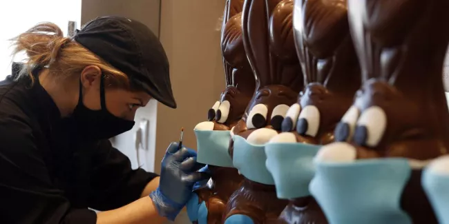 Coronavirus : en Grèce, Pâques, la plus grande fête religieuse, sera célébrée en régime confiné.