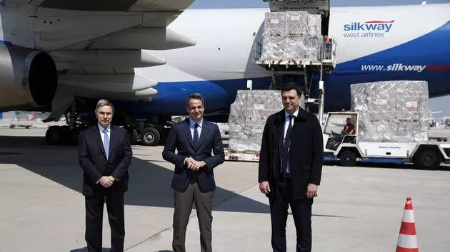 Masques: en Grèce, un État prévoyant soutenu par des dons.