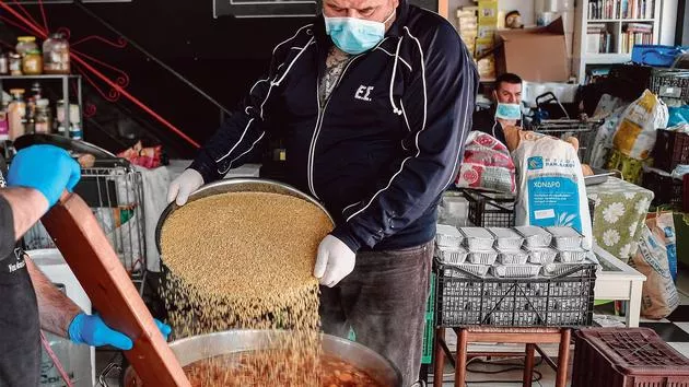 En Grèce, la mobilisation solidaire prospère.