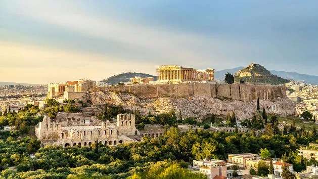 Vacances d'été: la Grèce en rodage pour accueillir les touristes.