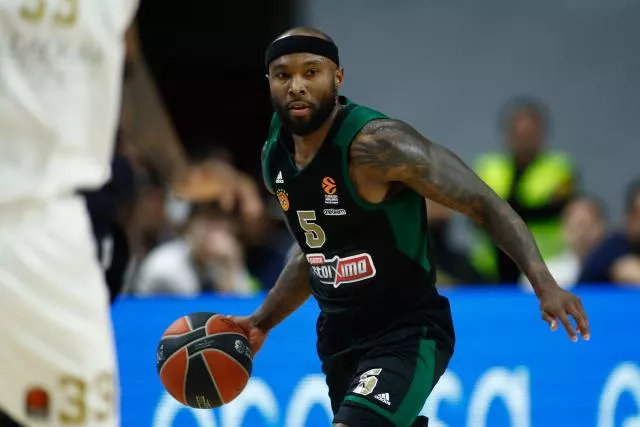 Tyrese Rice et le Panathinaïkos sont officiellement champions de Grèce 2020. (O.J. Barroso /AFP 7/Presse Sports)


